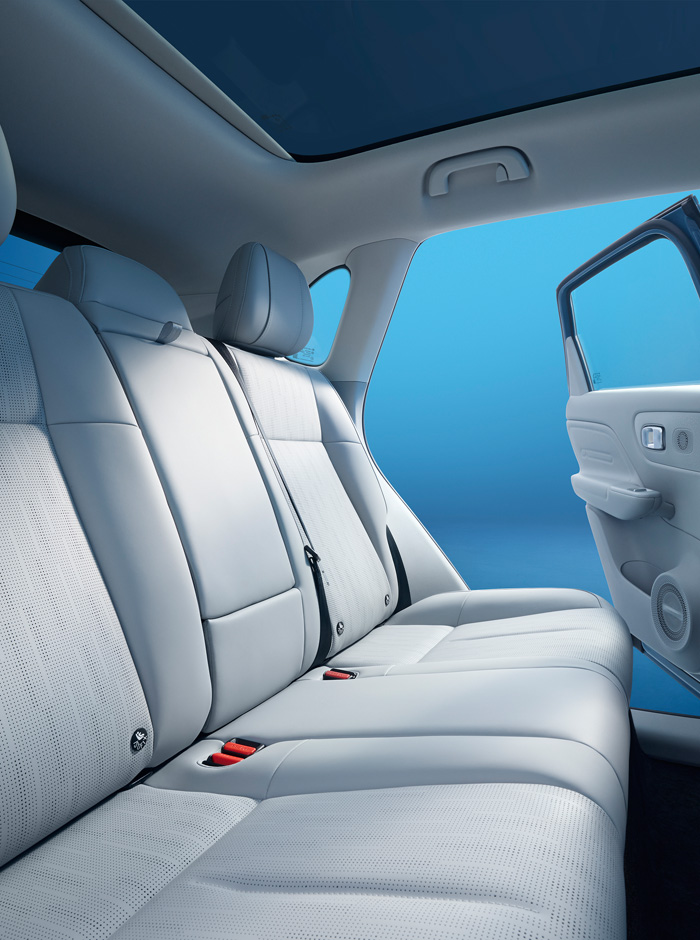 Leapmotor B10 - interiér